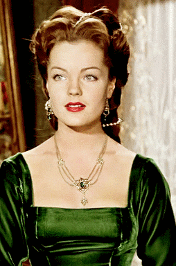 茜茜公主才是"发量王者",栗色头发像斗篷一样,光亮又浓密