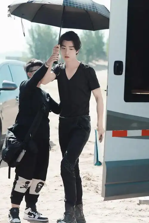 肖战生日快乐.羡羡这两张好柔美啊,喜欢喜欢