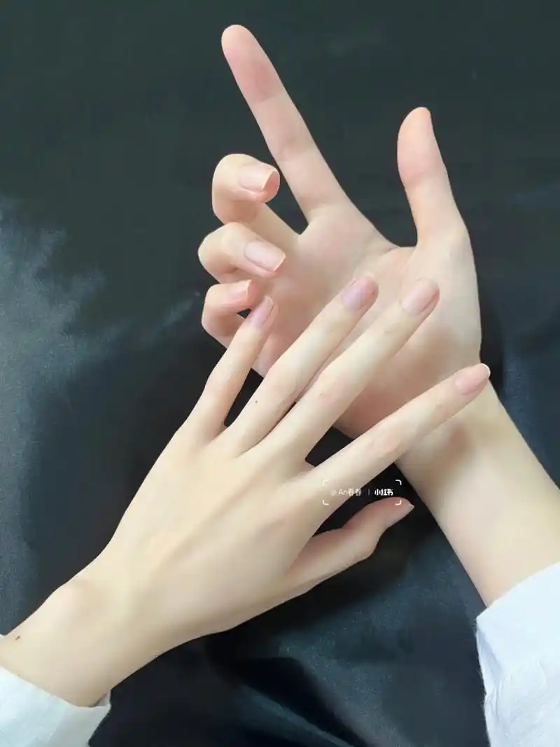 手控|手是女孩子的第二张脸 就手长的还行