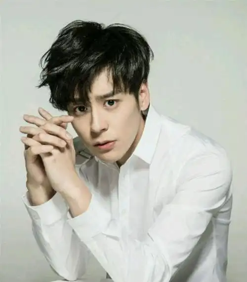 娱乐圈里有少年感的容貌却处于而立之年的男明星,意想不到的他们