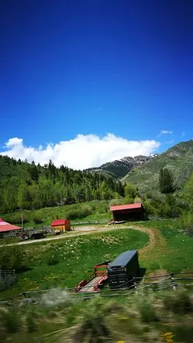 这些是犹他州靠近美国中部的乡村.