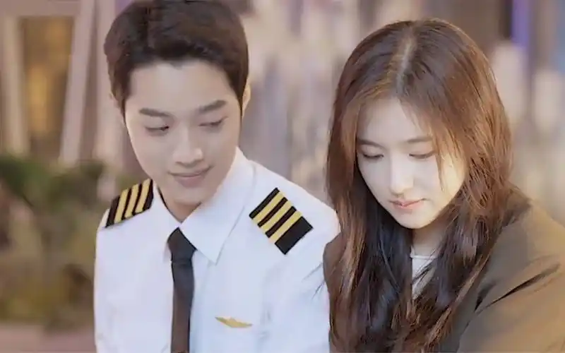 双向奔赴,双向求婚,太甜了.#李兰迪#赖冠霖_哔哩哔哩_bilibili