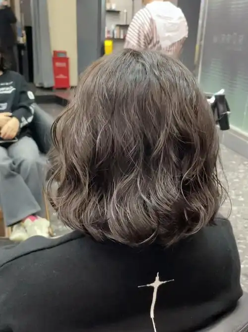 深圳剪发成功上岸的法式烫蛋卷头～圆脸国字脸也适合短发尴尬期必备