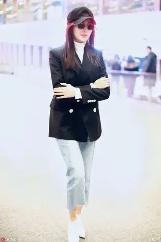 吹爆张天爱 最新机场街拍尽显总攻气质,超a!