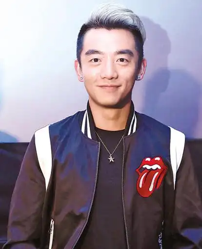 图郑恺的女朋友图片曝光郑恺和女友童年照揭露