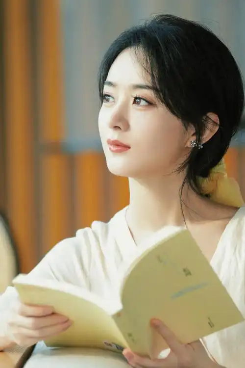 赵丽颖清新甜美中秋写真照图片_赵丽颖高清写真图片_三千图片网