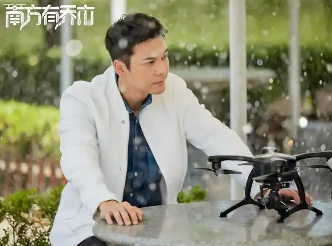 《南方有乔木》正在热播中,单日播放量连续17天领跑电视剧榜,累计总