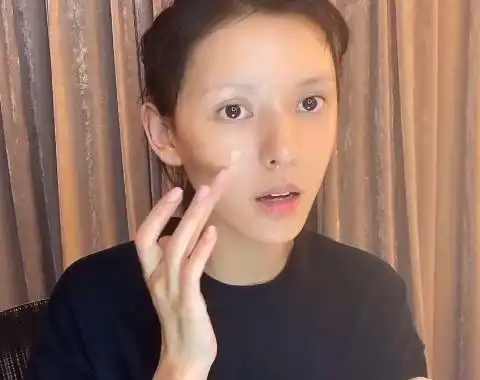 张予曦首次素颜公开化妆,这眉毛太真实了,网友:依旧很精致_腾讯新闻