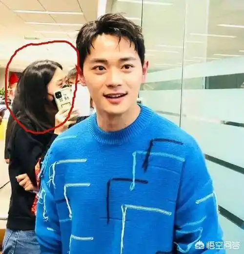 听说曹骏最近又交新女友了,是真的吗?她是谁?_女生_网友_镜头