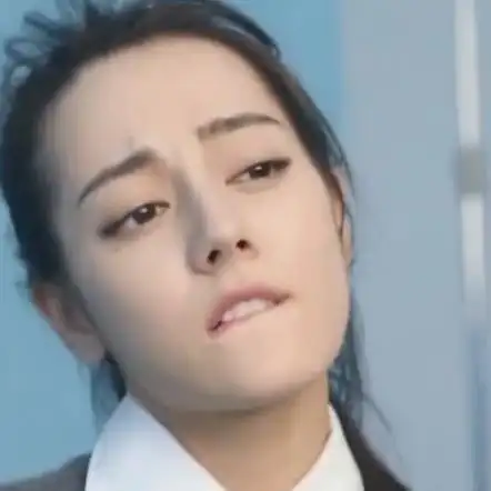 热巴自爆丑照看到下一秒的盛世美颜网友你经历了什么