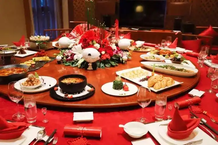 今年年夜饭就去峨眉这家五星级酒店吃,再不订就没了.