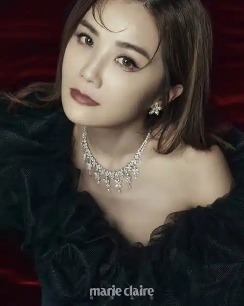 40岁蔡卓妍,性感优雅尽显成熟韵味!_魅力_音乐_成为了