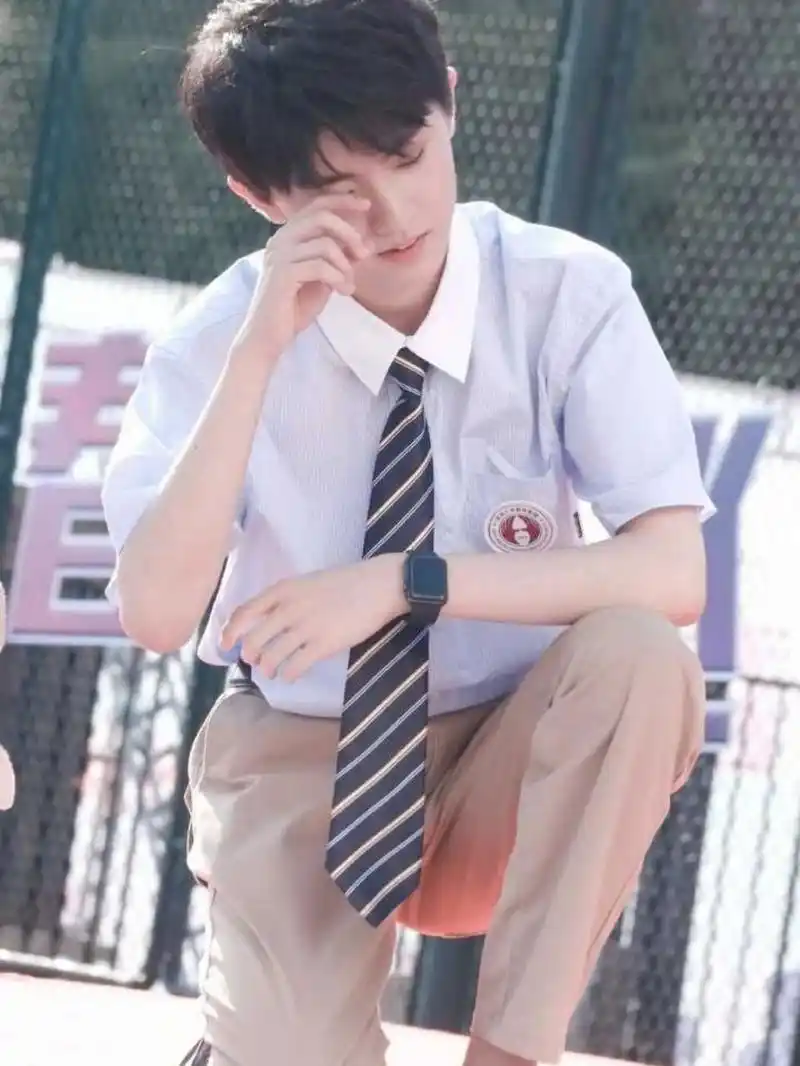 马嘉祺图片(7) 校服马哥绝绝子tnt时代少年团 马嘉祺 马嘉祺壁纸