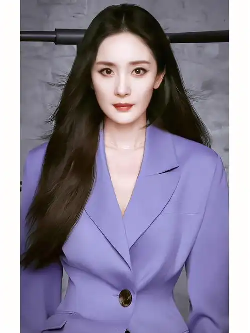 杨幂  杨幂这种颜色都可以穿的这么好看啊