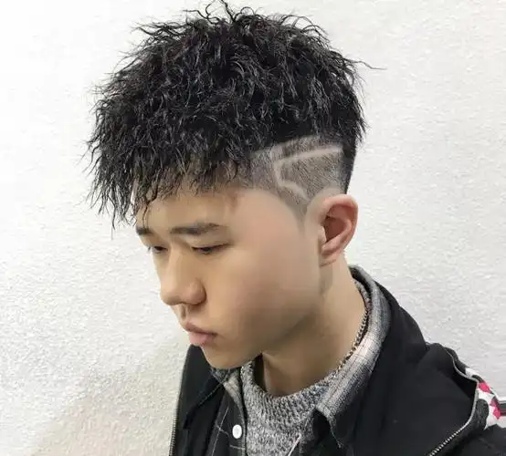 男生锡纸烫发型