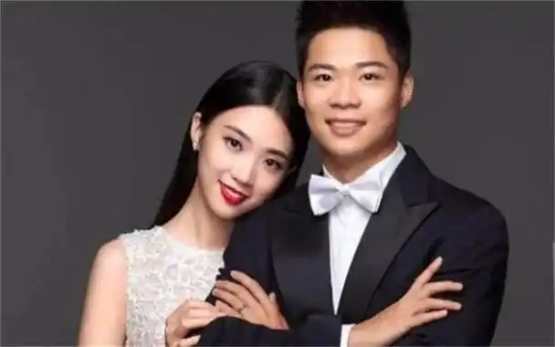 回顾亚洲飞人苏炳添给妻儿购置两千万豪宅为老婆做美食却翻车