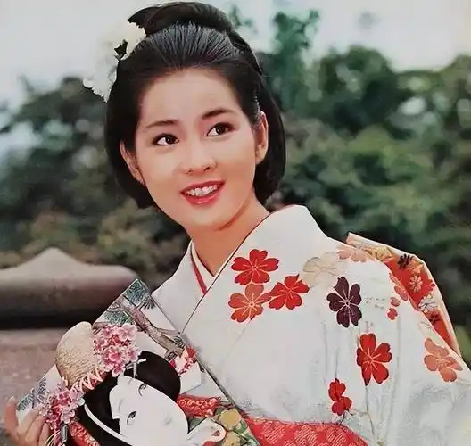 90年代那些颜值爆棚的日本女星,个个都是独一无二的_中森明菜_照片