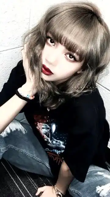 lisa,短发能美到上热搜,你莎姐实红!