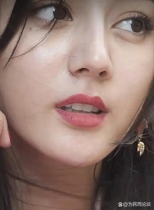 迪丽热巴街拍曝光,原相机下的她毫无修饰,真实美丽让人惊艳