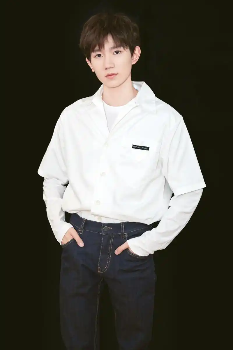 王源图片王源开学第一课帅气图片