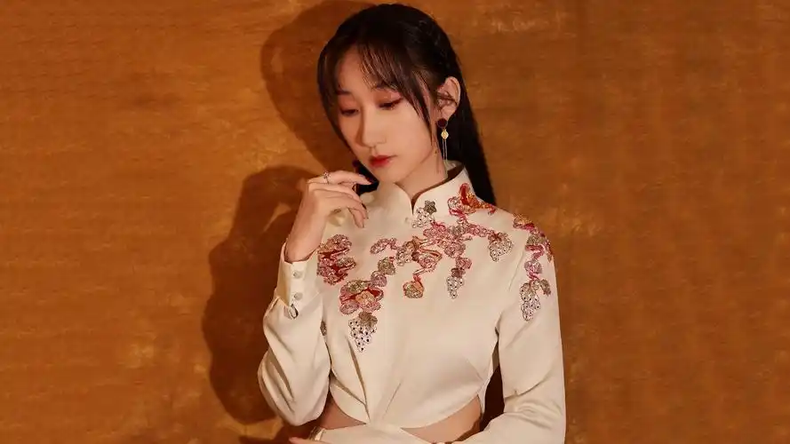 86m上传时间:2021-05-26壁纸标签:美女 性感壁纸封面图等什么君壁纸于