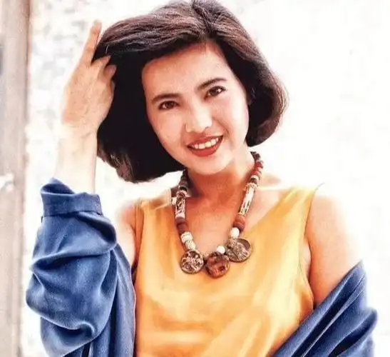 香港艺人蓝洁瑛一生离奇本可繁花似锦却凄惨而终