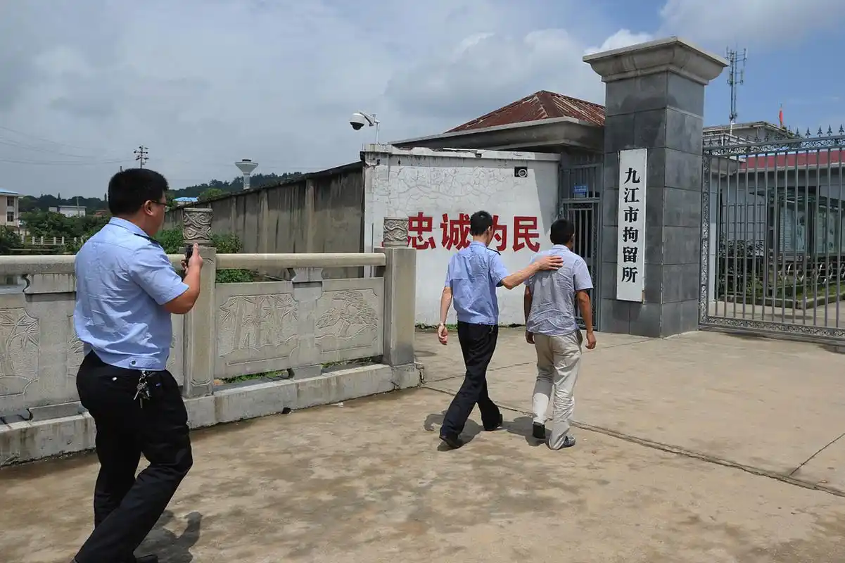 2006年,刚出狱的吴方学来到东莞找工作,但由于文凭低,没有工作经验