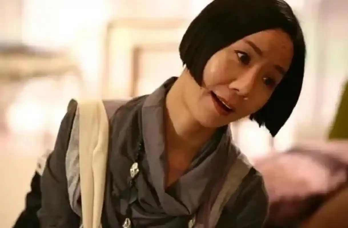 那一天,"中国最丑女演员"杨青,去北影面试时,考官对她说:"你长得实在