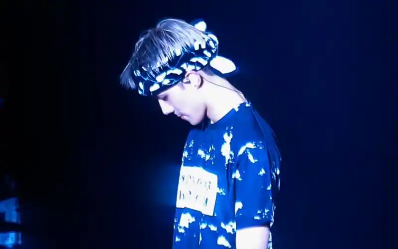 银发校草跳lucky one|吴世勋舞台直拍