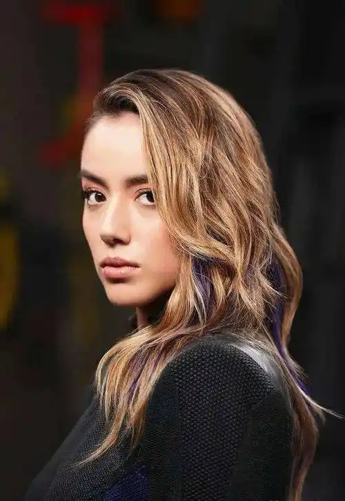 中美混血女星汪可盈,身材一流,不愧被称为漫威女神_中国_人们_时尚