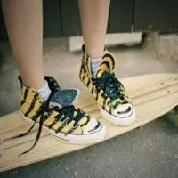 唯美清新的帆布鞋微信头像图片