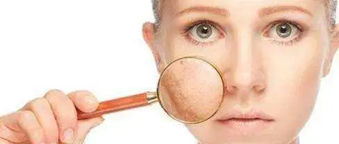 熬夜肤色暗黄,有斑怎么调理?3招让你变回水嫩肌肤,年轻10岁!_皮肤