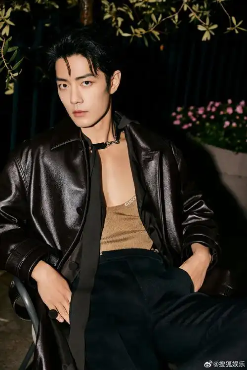 肖战第二套看秀look来了,品牌刚发布的2024秋冬款肖战已美美上身!