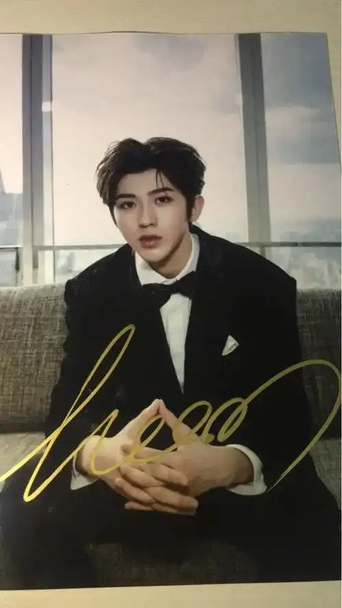 来一波蔡徐坤签名照需要的小伙伴们快来收藏哦