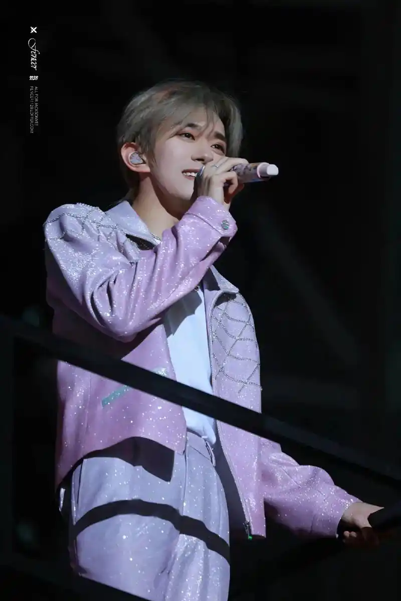 易烊千玺高清手机壁纸.#易烊千玺 #tfboys十周年 #t - 抖音