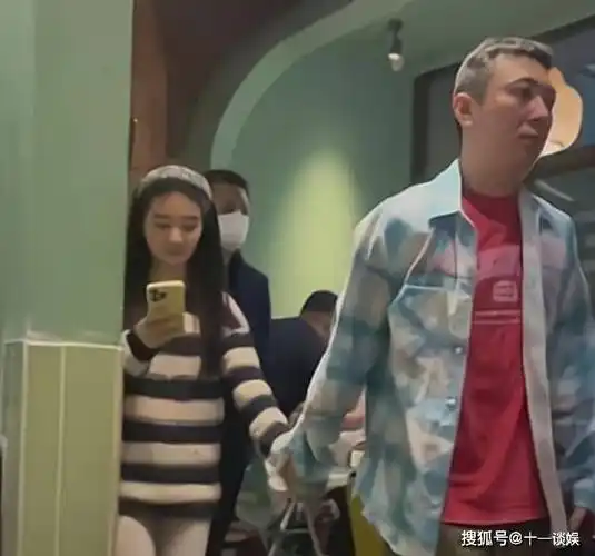 原创王思聪新女友身份被扒疑似19岁网红苡慕两人年龄相差17岁