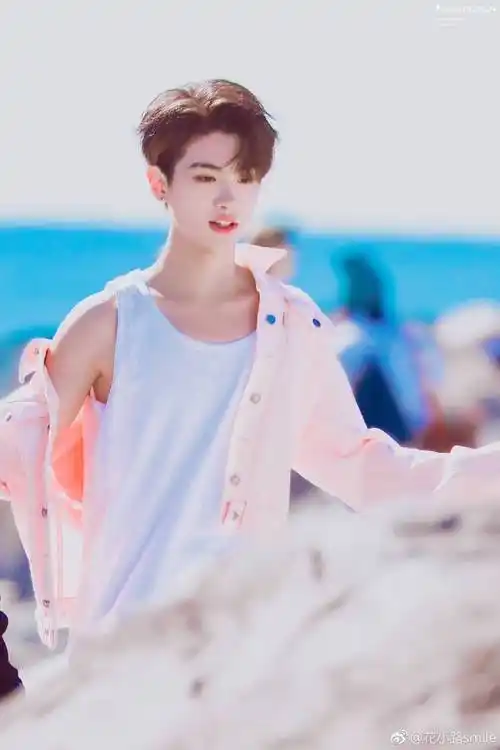 9月8日 21:27   关注  明星 黄明昊 justin 评论 收藏