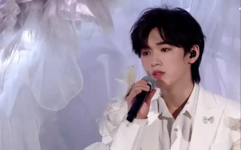 【时代少年团理想之途演唱会】宋亚轩solo:5.23pm &从今以后&吉他