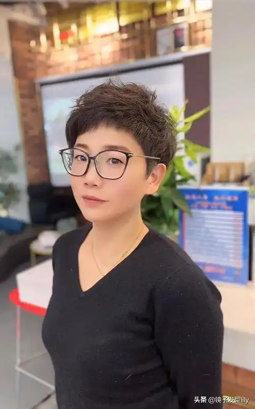 40岁女短发发型图片,40岁女人最有气质发型短发(今夏发型这样剪)