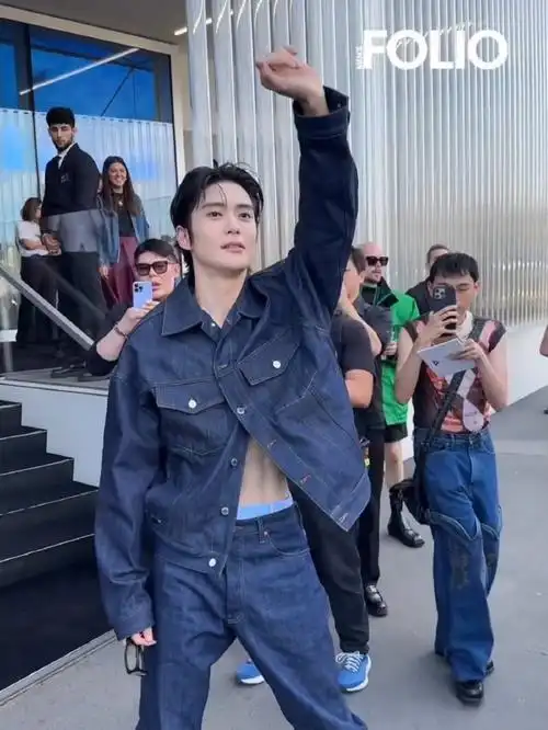 郑在玹米兰时装周##prada米兰男装秀