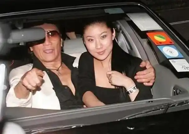 被谢贤养了12年用青春换来两千万分手费38岁的coco现状如何