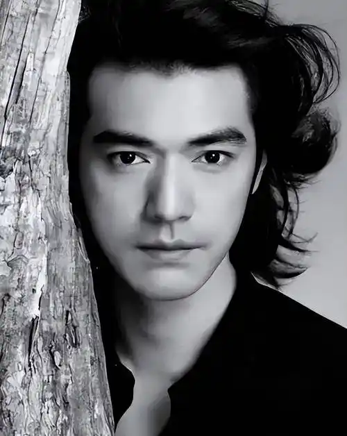 51岁金城武近况曝光:隐居7年,在乡下种田