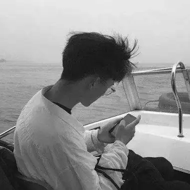 qq头像男生黑白高冷背影 男生头像图片大全 -【爱个性】