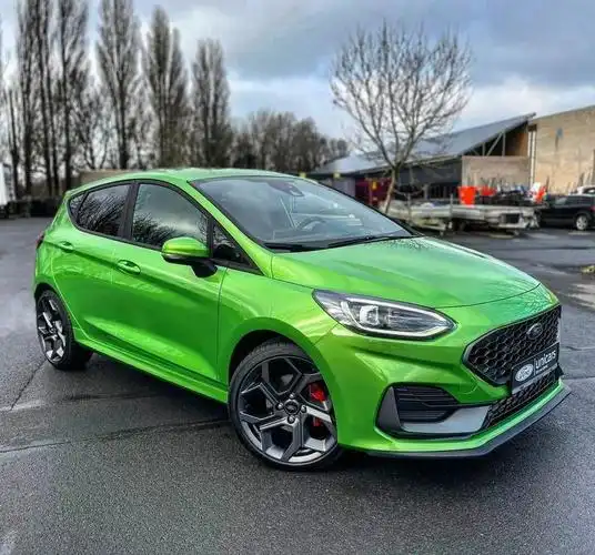 新款福特嘉年华st海外实车!运动两厢钢炮,搭载1.