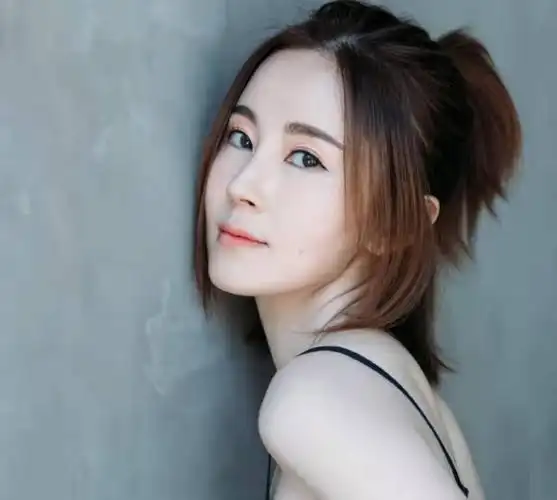 坚持洁身自好香港艺人傅颖大谈潜规则上位自认是不入流艺人