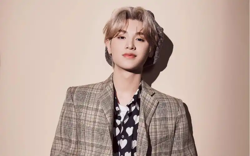 【justin黄明昊】金发贝雷帽小汀祝你元宵节快乐!