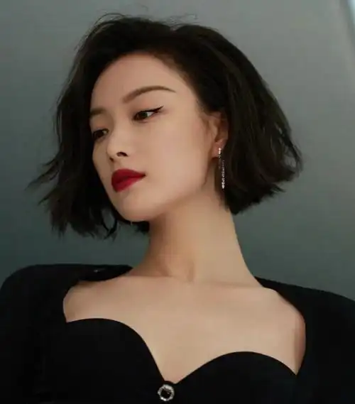 倪妮照片(倪妮穿透视裙拍杂志太性感!