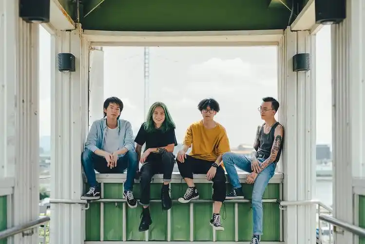 但现在,我爱你|我爱你|霓虹|花园_新浪新闻