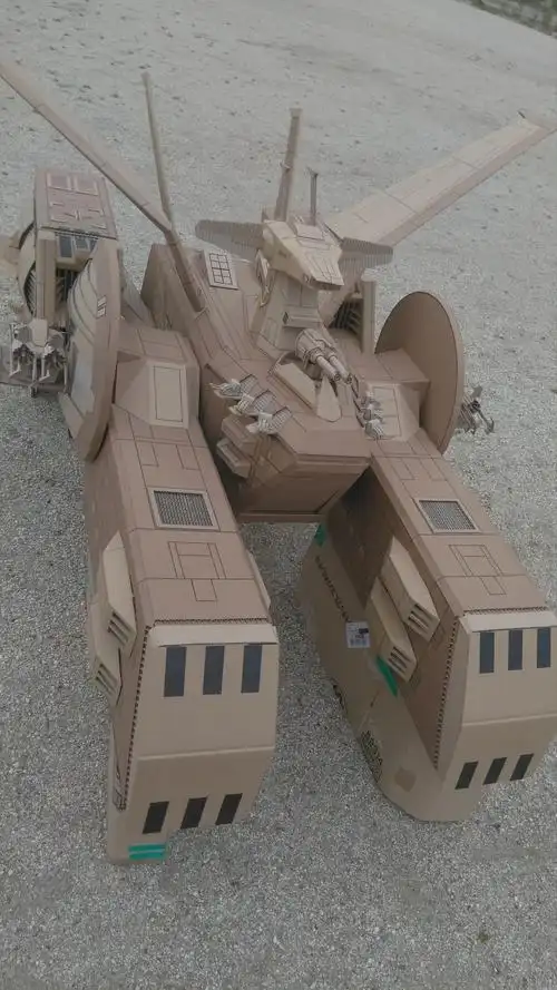 手工达人制作纸板天马级强袭登陆舰成品巨大超震撼