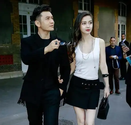 一败涂地离婚被套走25亿的黄晓明遮羞布让杨颖彻底揭开